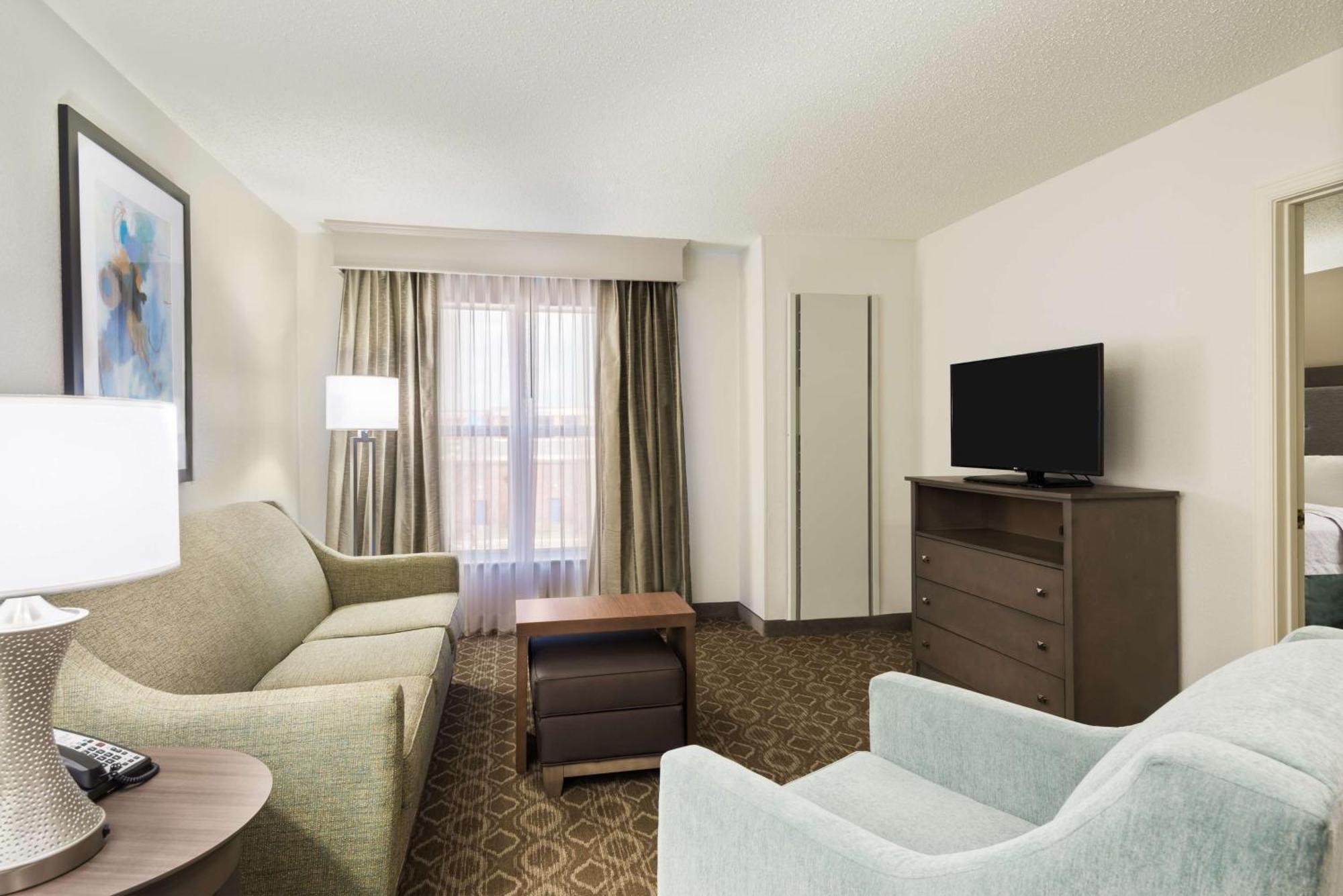 One-Bedroom King Suite - Non-Smoking