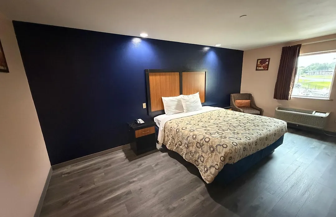 Paradise Inn & Suites-1