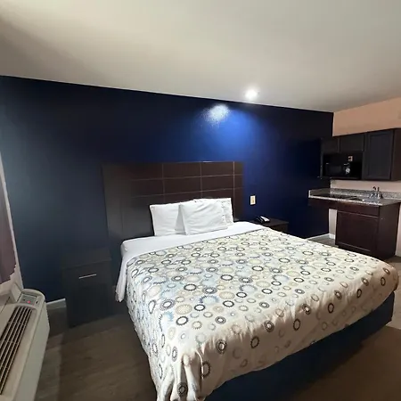 Paradise Inn & Suites-3